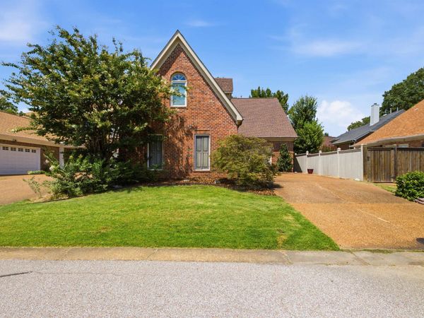 1080 MIRROR LAKE LN, Cordova, TN 38018