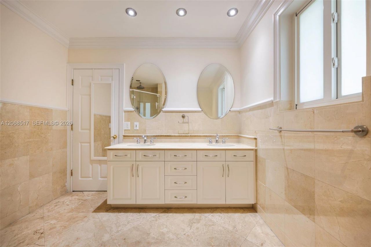 1121 Hardee Rd , Unit 1121, Coral Gables, FL 33146 Photo