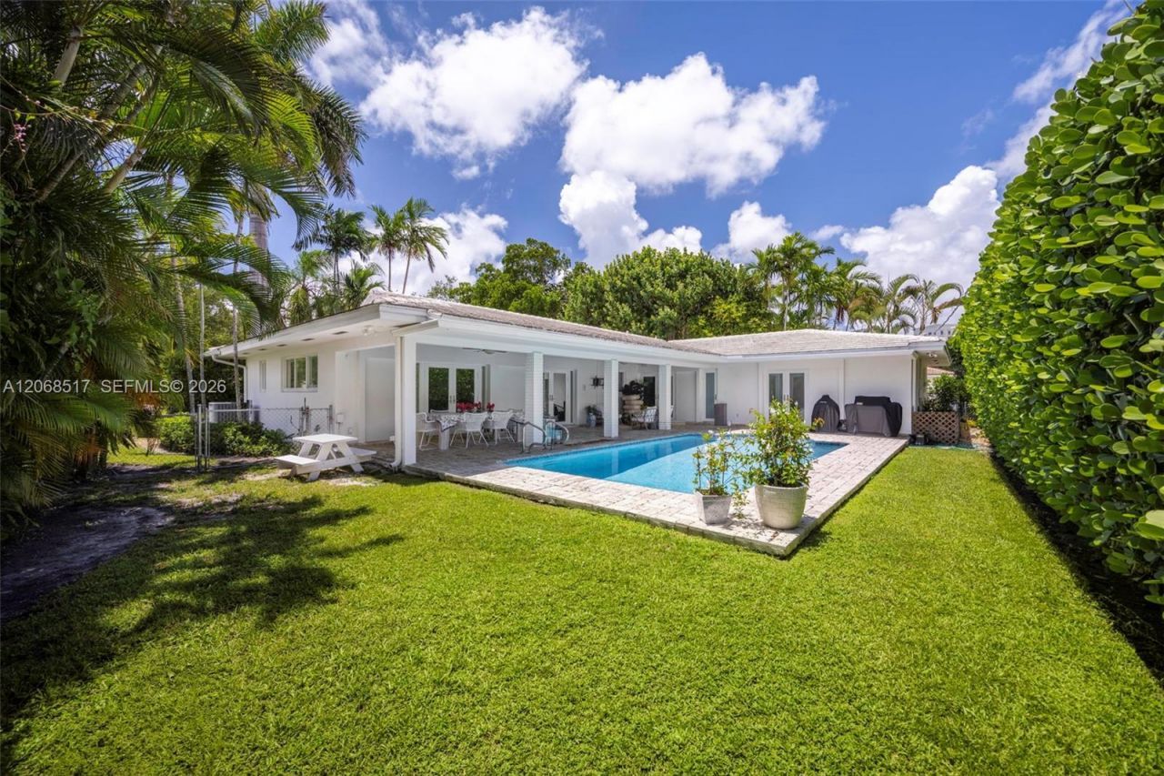 1121 Hardee Rd , Unit 1121, Coral Gables, FL 33146 Photo