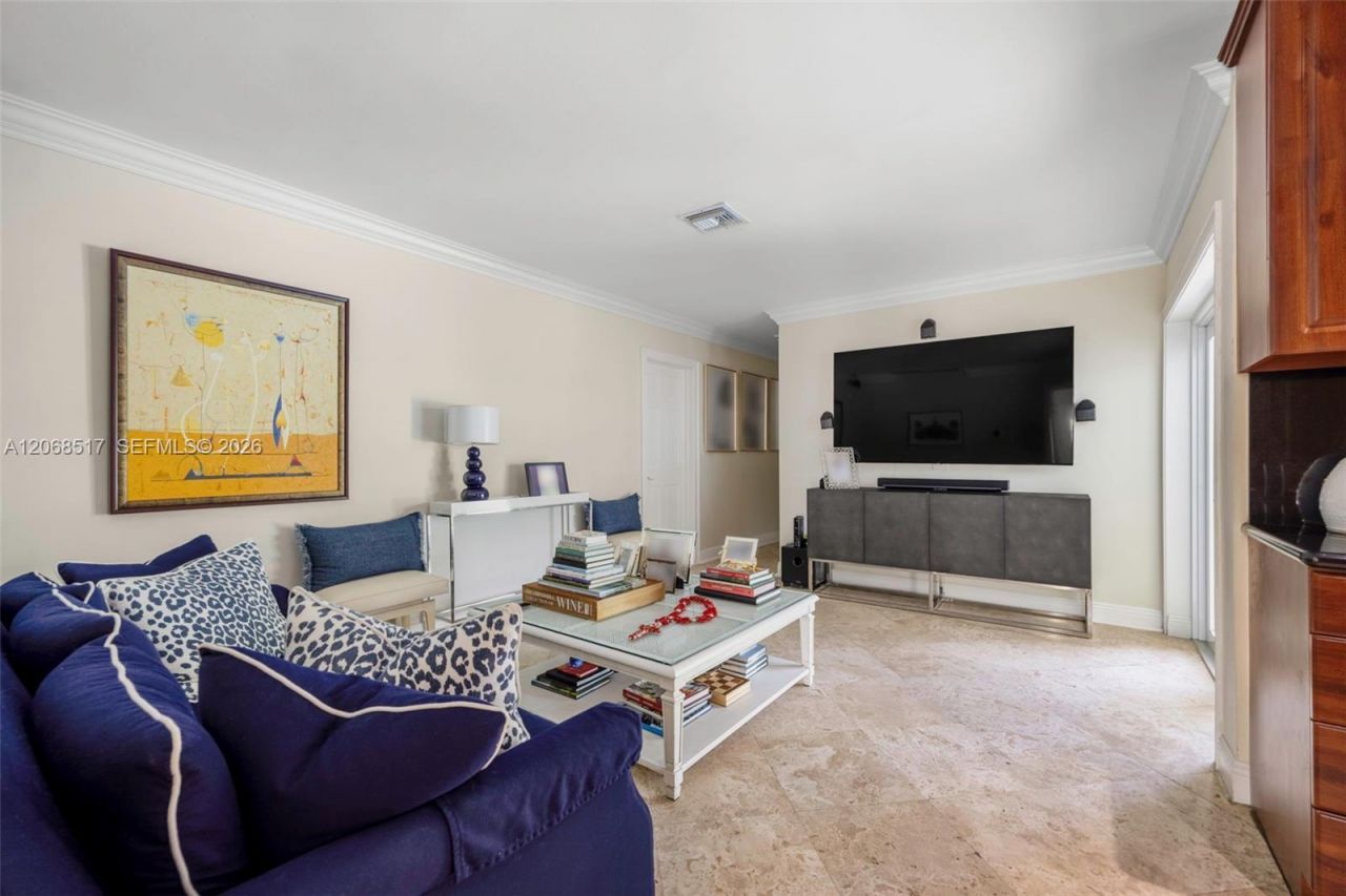 1121 Hardee Rd , Unit 1121, Coral Gables, FL 33146 Photo
