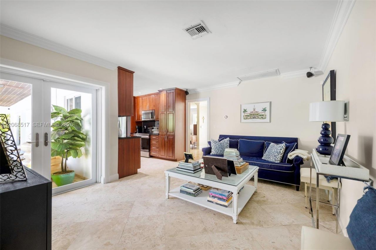 1121 Hardee Rd , Unit 1121, Coral Gables, FL 33146 Photo