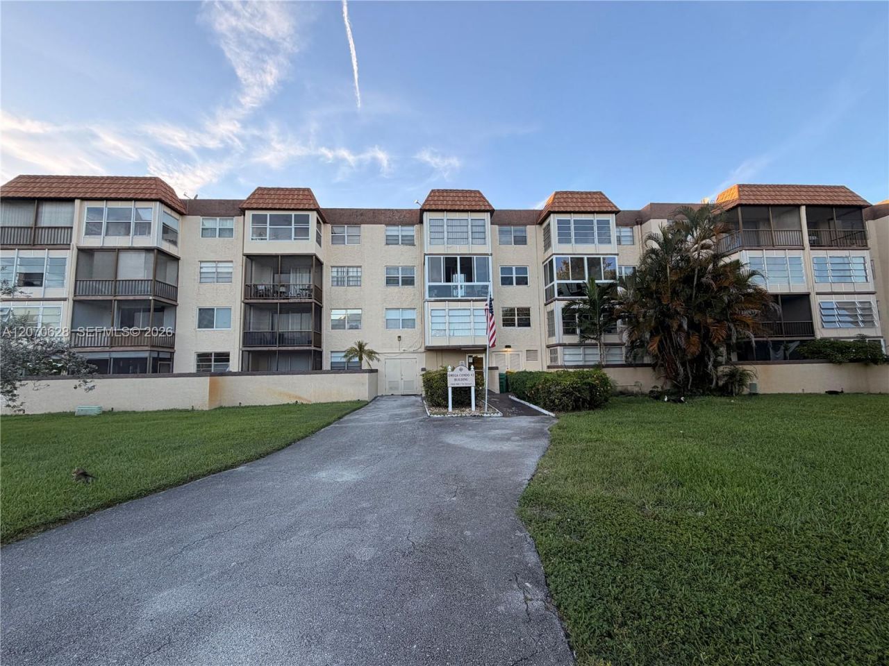 7000 NW 17th St , Unit 320, Plantation, FL 33313 Photo