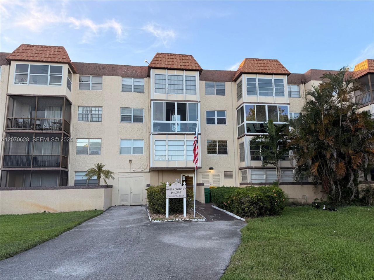 7000 NW 17th St , Unit 320, Plantation, FL 33313 Photo