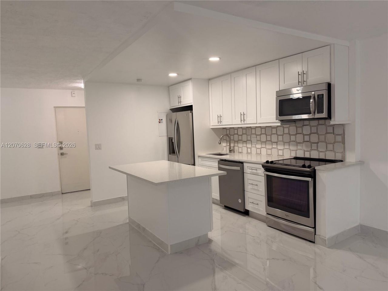 7000 NW 17th St , Unit 320, Plantation, FL 33313 Photo