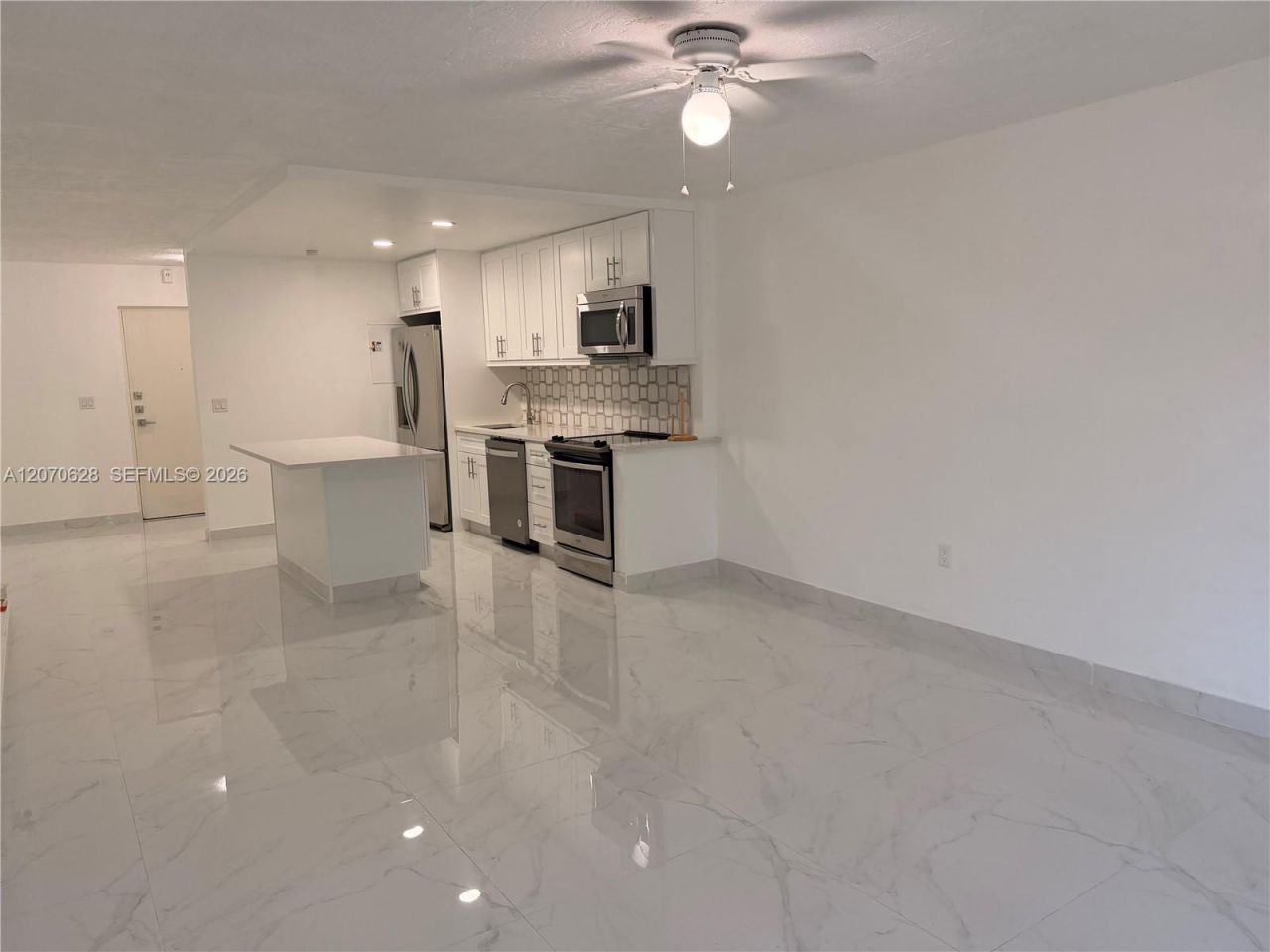 7000 NW 17th St , Unit 320, Plantation, FL 33313 Photo
