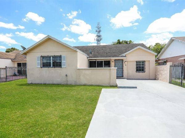 3410 NW 203rd St , Miami Gardens, FL 33056