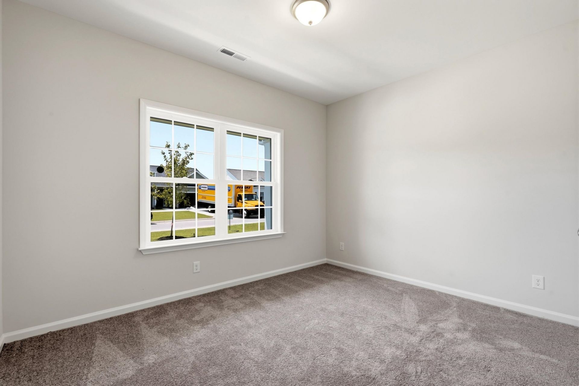 207 Stillbrook Dr. Photo 14