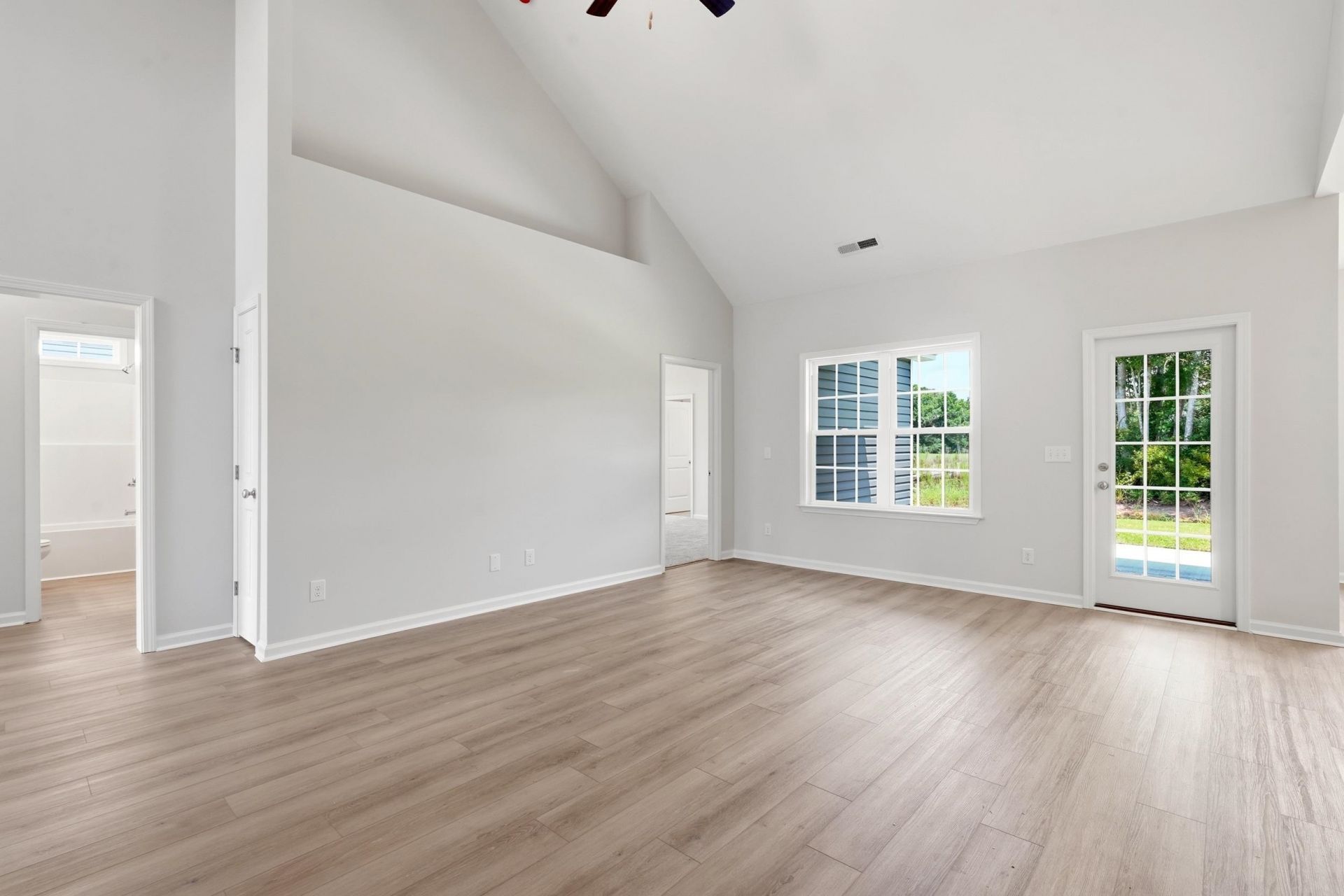 207 Stillbrook Dr. Photo 4