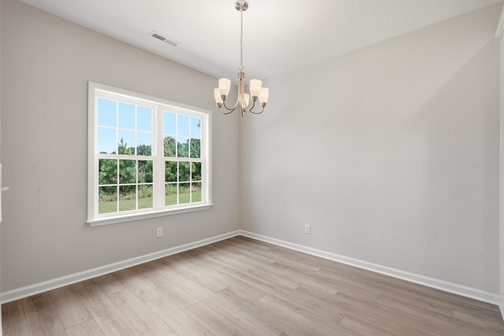 207 Stillbrook Dr. Photo 8