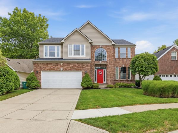 6513 Sussex Drive , Zionsville, IN 46077