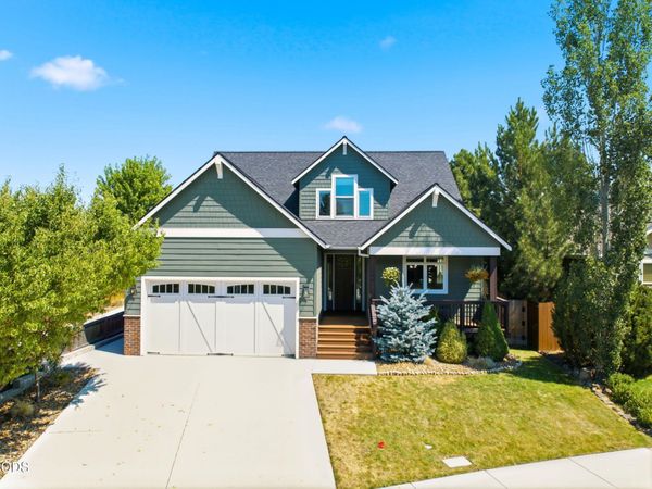 2044 NE Altura Drive, Bend, OR 97701