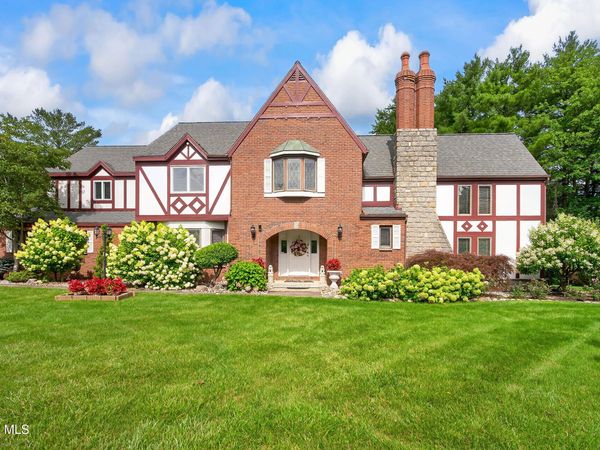 1 Milan Court, Niskayuna, NY 12309