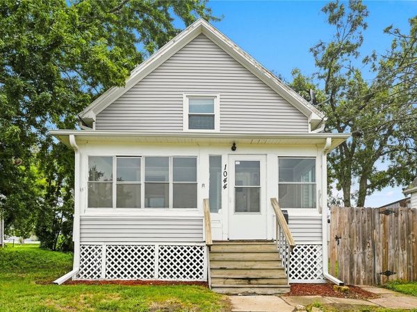 1044 17th Street NE, Cedar Rapids, IA 52402