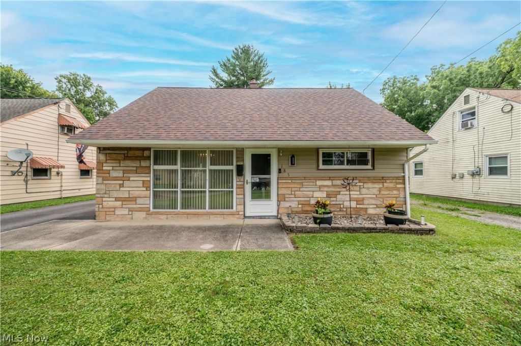 185 N Main Street, Austintown, OH 44515 Main Photo