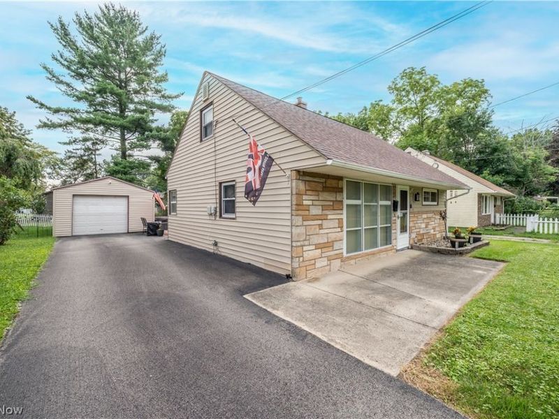 185 N Main Street, Austintown, OH 44515 Photo 2