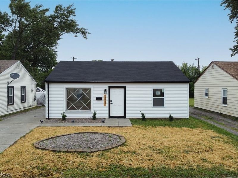 12514 Firsby Avenue, Cleveland, OH 44135 Photo 2