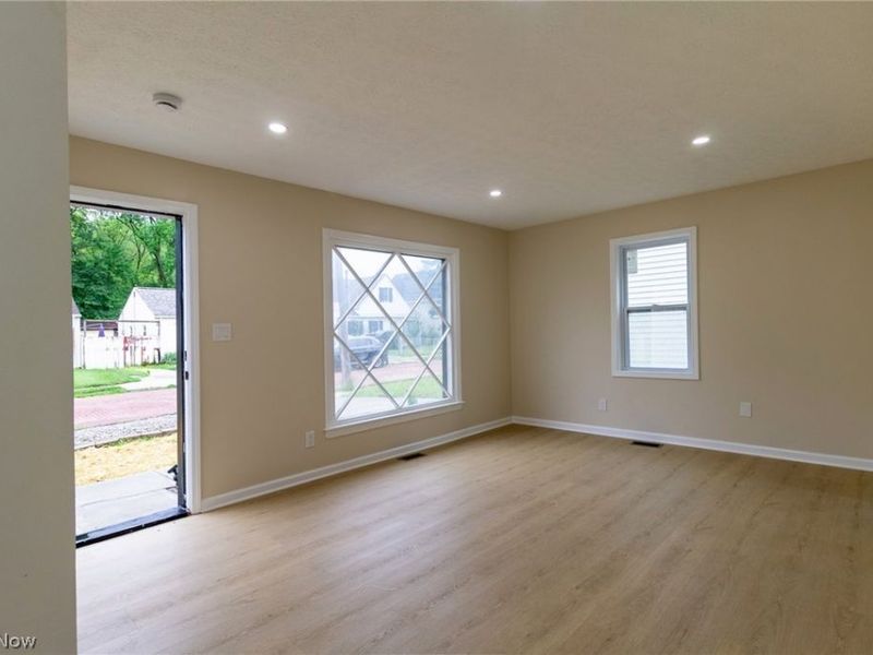 12514 Firsby Avenue, Cleveland, OH 44135 Photo 8