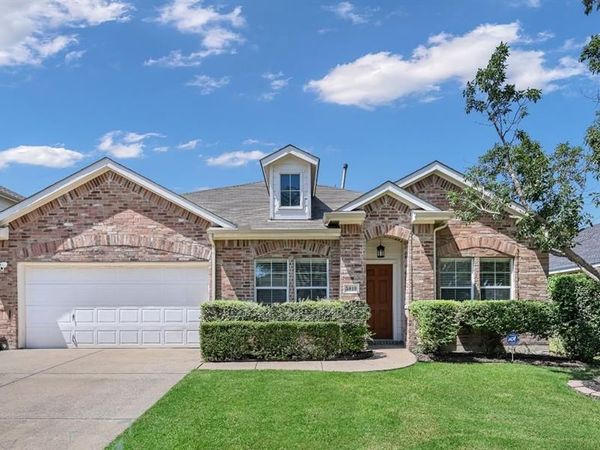 5819 Midnight Lane, Grand Prairie, TX 75052