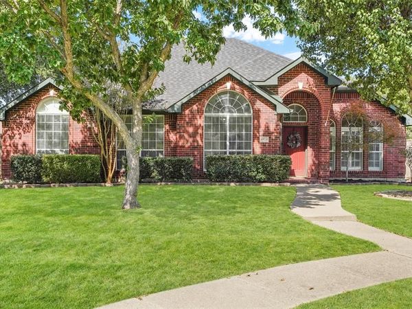 1701 Fredricksburg Drive, Mesquite, TX 75181