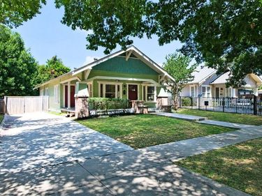 2704 College Avenue, Fort Worth, TX 76110