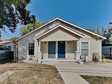 517 Isbell Road , Fort Worth, TX 76114