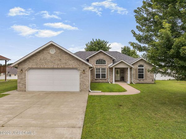 166 CREST AVENUE, Holts Summit, MO 65043