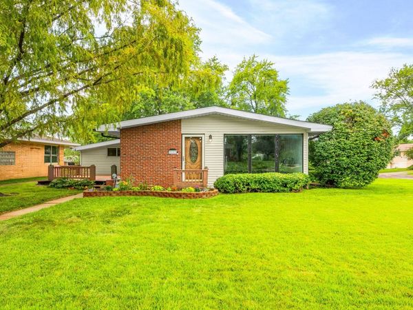 5115 N Graceland Drive, Peoria, IL 61614