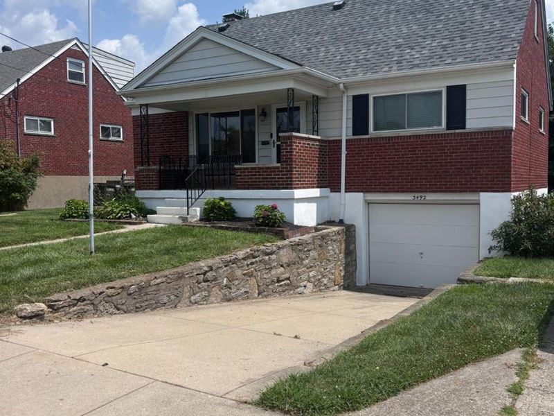 3492 Moonridge Drive, Green Township, OH 45248 Photo 2