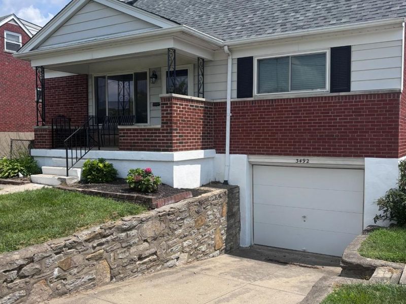 3492 Moonridge Drive, Green Township, OH 45248 Photo 3