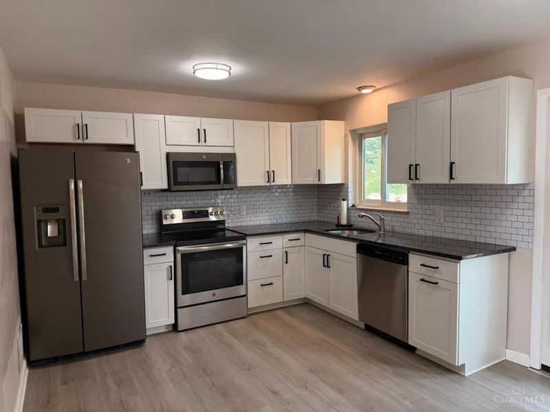3492 Moonridge Drive, Green Township, OH 45248 Photo 4