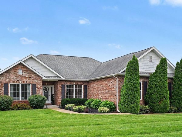 533 Lake Park Drive, Valparaiso, IN 46385