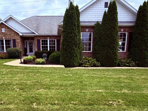 533 Lake Park Drive, Valparaiso, IN 46385