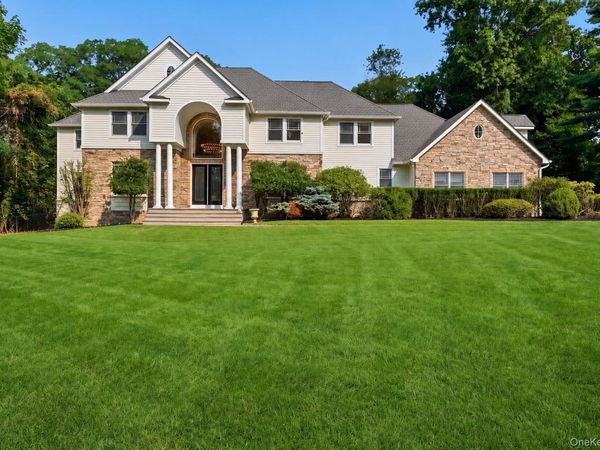126 Old Field Road , East Setauket, NY 11733