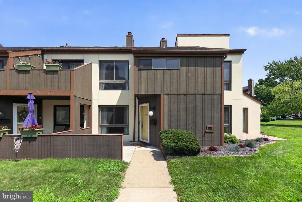 5010 N Convent Lane, Unit 128, Philadelphia, PA 19114 Main Photo