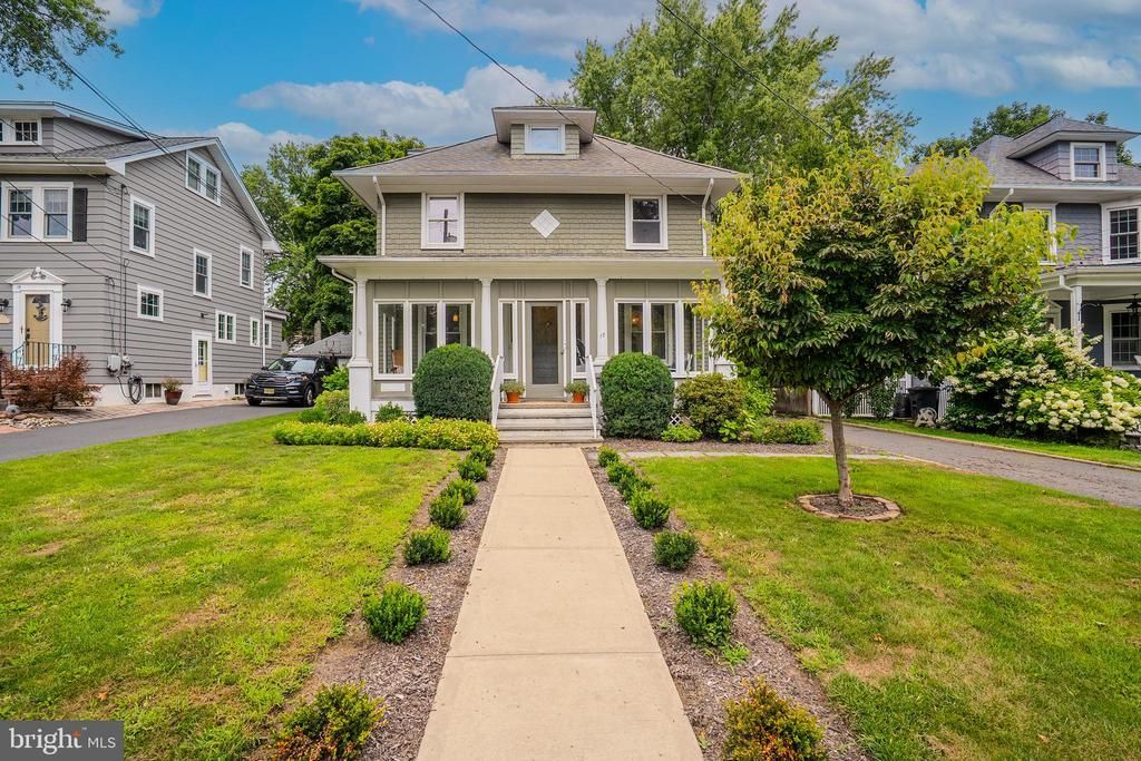 17 E Franklin Avenue, Pennington, NJ 08534 Main Photo