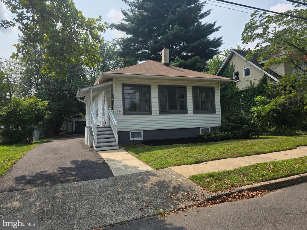 334 Reading Avenue, Barrington, NJ 08007 Main Photo