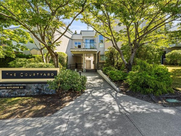 3255 Rutledge St , Unit #3, Saanich, BC V8X 1N6