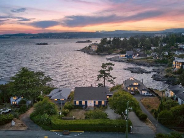 436 Constance Ave, Esquimalt, BC V9A 6N3