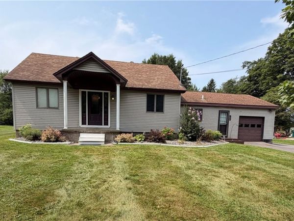 682 W River Road, Oswego, NY 13126