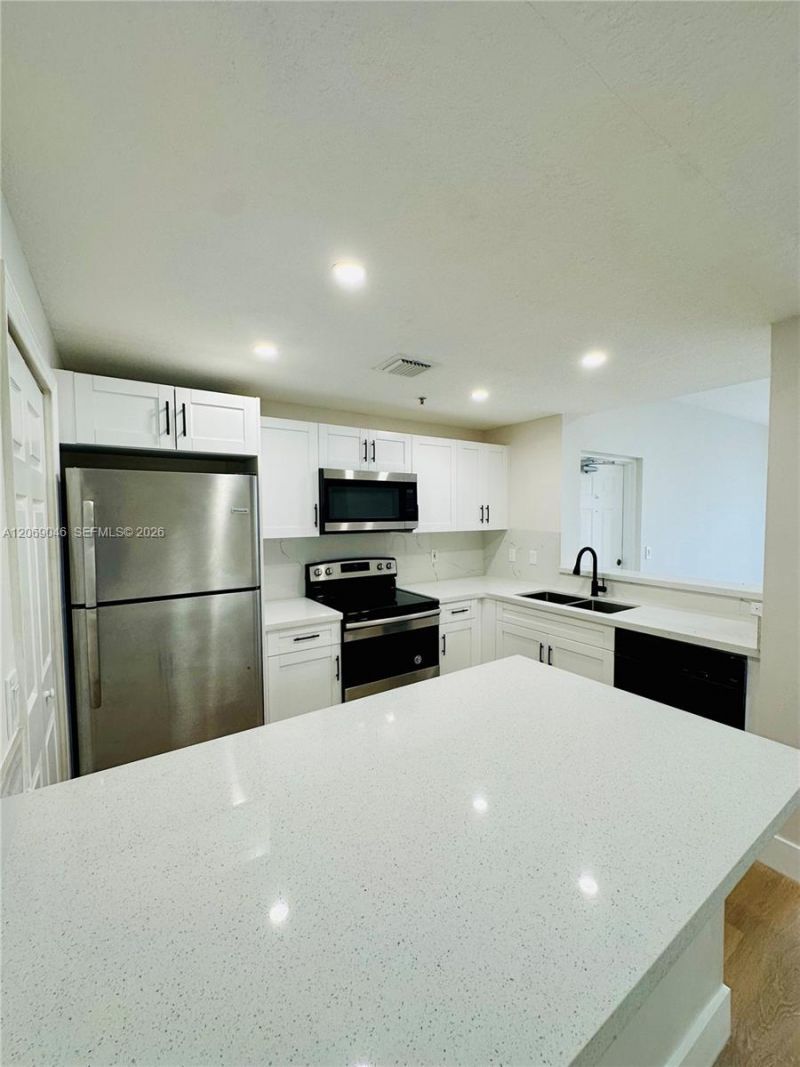 6560 NW 114th Ave , Unit 523, Doral, FL 33178 Photo