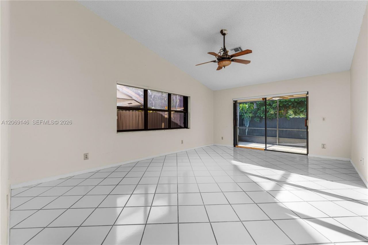 15821 Huntridge Rd, Davie, FL 33331 Photo
