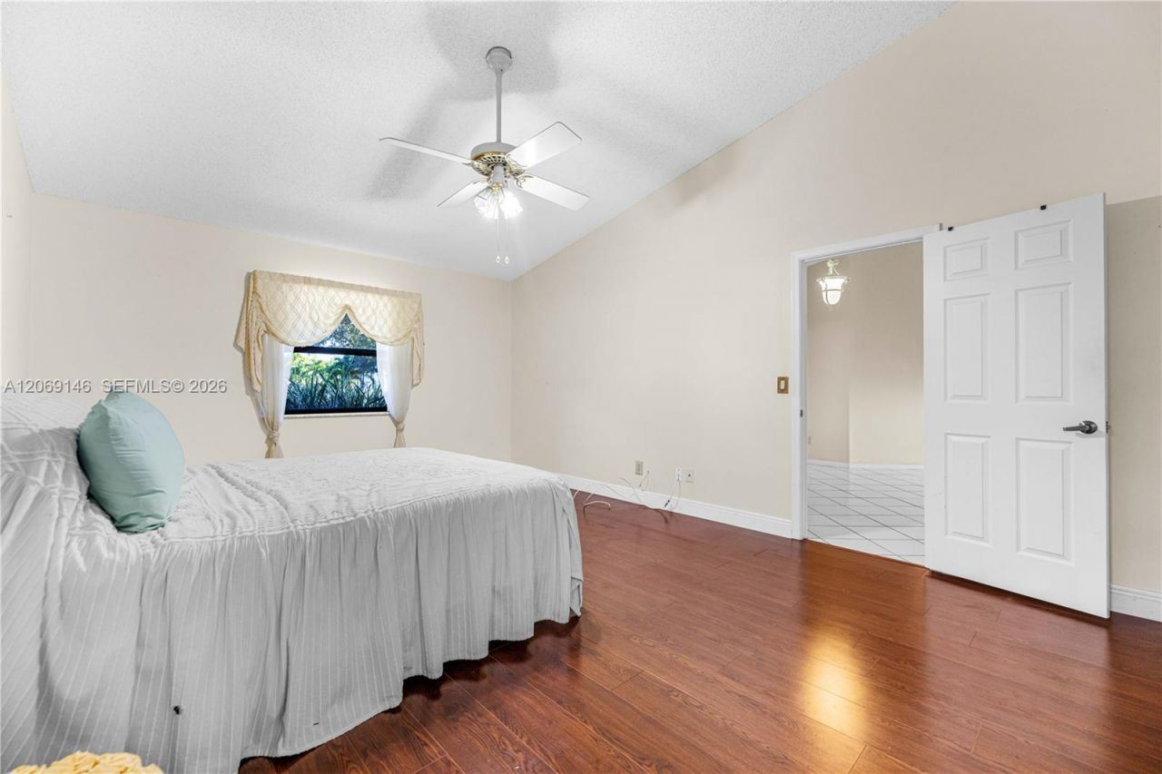 15821 Huntridge Rd, Davie, FL 33331 Photo
