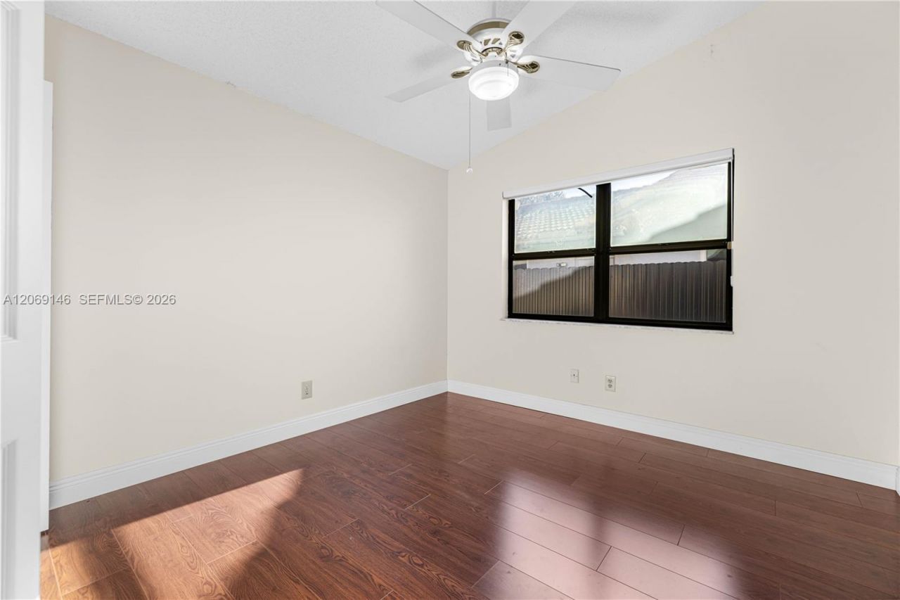 15821 Huntridge Rd, Davie, FL 33331 Photo