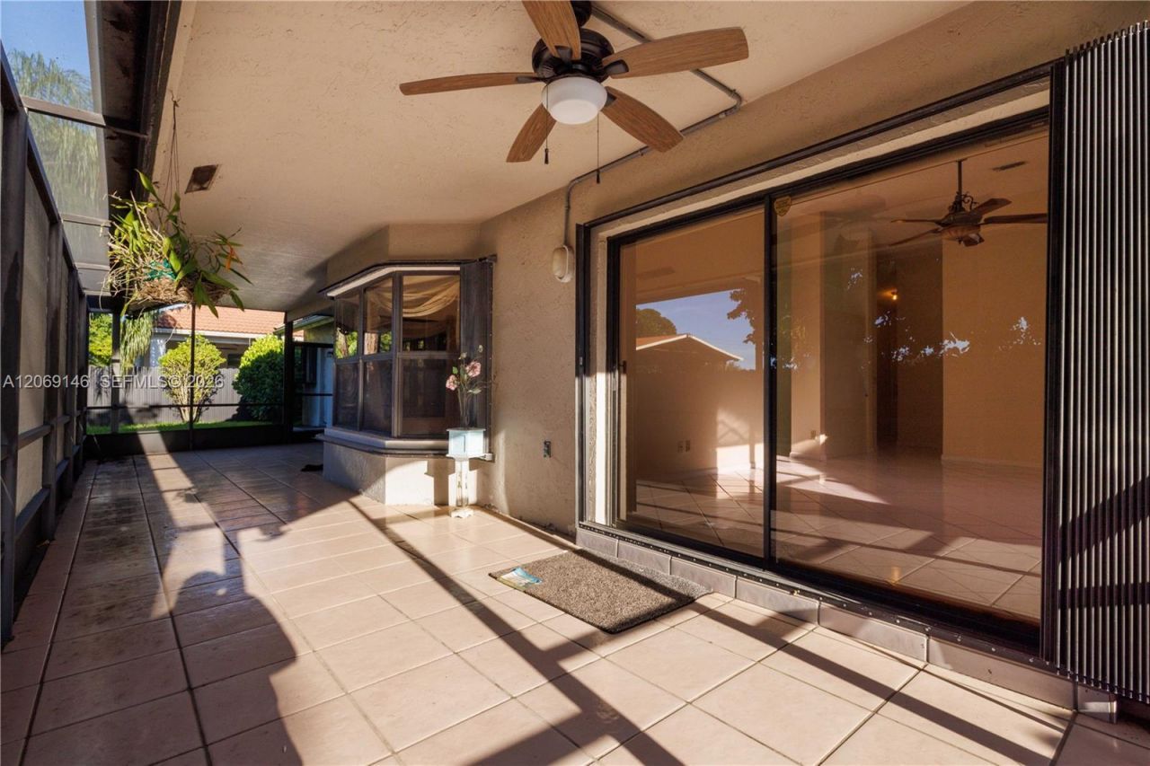 15821 Huntridge Rd, Davie, FL 33331 Photo