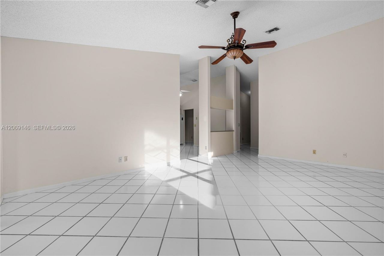 15821 Huntridge Rd, Davie, FL 33331 Photo