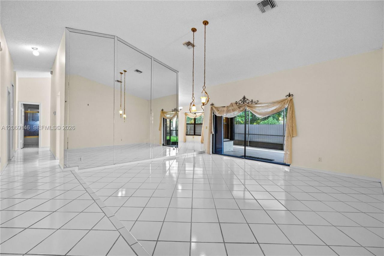 15821 Huntridge Rd, Davie, FL 33331 Photo