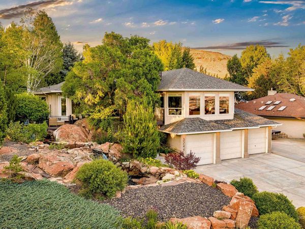 3244 E Boulder Heights Drive, Boise, ID 83712