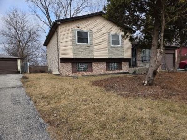 611 Andover Street , Chicago Heights, IL 60411