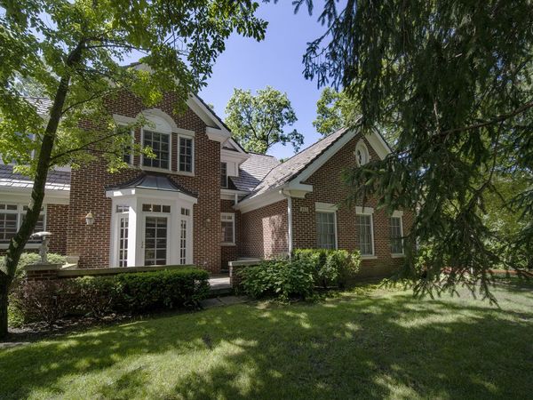 863 Gloucester Crossing, Lake Forest, IL 60045