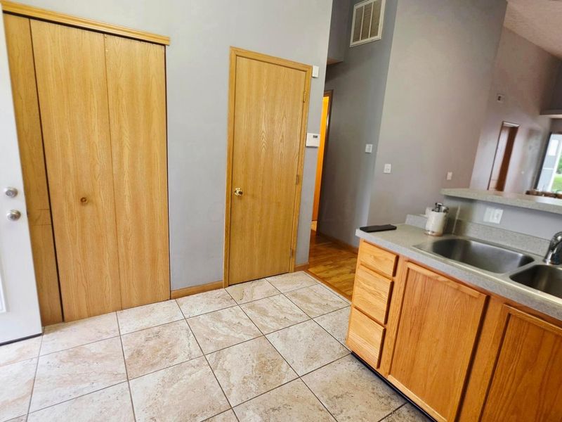 3018 Dustins Way, Unit 63, Columbus, OH 43228 Photo 4